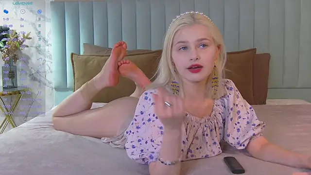 SandyShayes online show from July 2026 05:47:02 AM