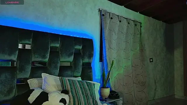 Taurito    online show from November 2025 05:17:02 AM