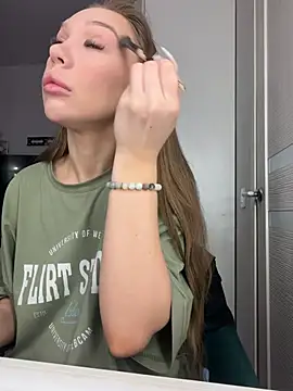 AlysonHuxley  online show from February 2026 01:48:01 AM