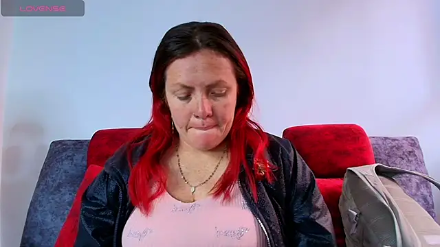 carolinhe  online show from September 2025 08:53:02 PM