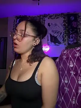 Snapshot of babykalirose chatting on June 2026 03:19:02 AM babykalirose online show from June 2026 03:19:02 AM
