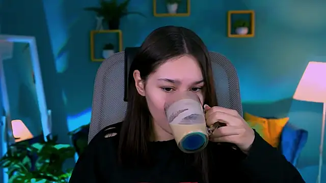 KimClarks  online show from November 2025 02:37:02 PM