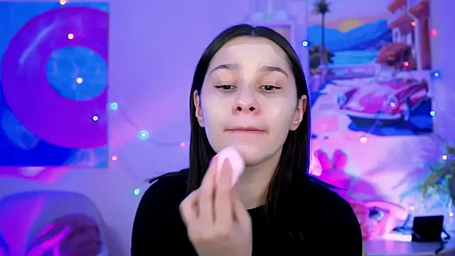 KimClarks  online show from November 2025 12:00:02 PM