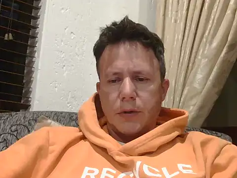 Snapshot of TroyDieselXXX chatting on November 2025 06:32:01 PM TroyDieselXXX online show from November 2025 06:32:01 PM