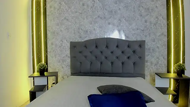 GiannaSlimJB online show from February 2026 12:20:02 AM