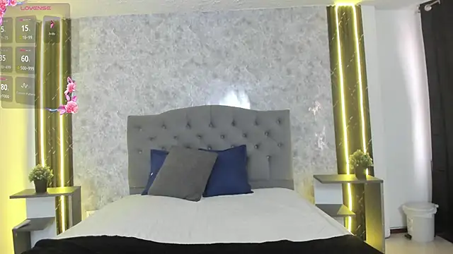 GiannaSlimJB online show from February 2026 07:56:01 PM