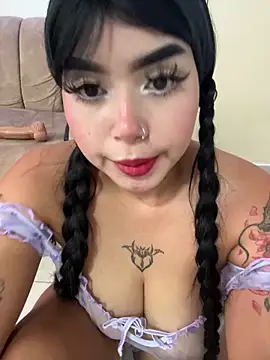 lucialauper  online show from June 2026 10:56:01 PM