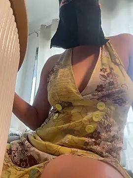 Snapshot of latinabhabi chatting on November 2025 07:30:01 AM latinabhabi online show from November 2025 07:30:01 AM