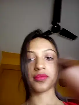 Your-Kitkat online show from December 2025 08:47:02 PM