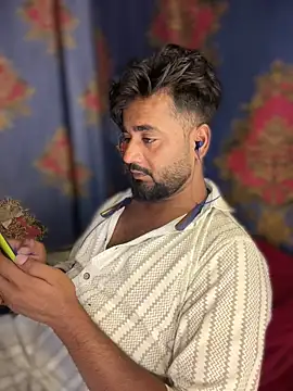 Snapshot of Munny6677 chatting on March 2026 06:37:01 PM Munny6677 online show from March 2026 06:37:01 PM