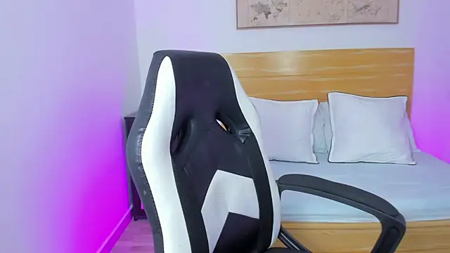 kitty sweeety  online show from October 2025 01:14:01 PM