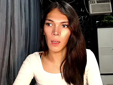 ladyhotcuming online show from June 2026 07:25:01 PM
