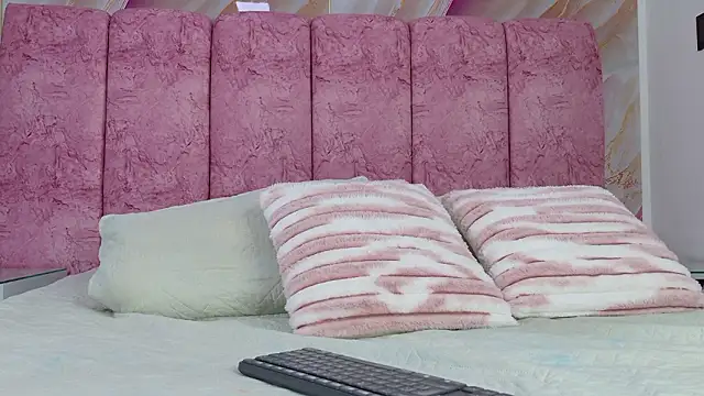 emmacurvy online show from March 2026 03:11:02 AM