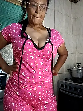 Snapshot of Fernanda30 chatting on April 2026 03:09:01 PM Fernanda30 online show from April 2026 03:09:01 PM