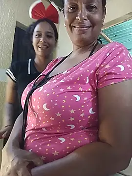 Snapshot of Fernanda30 chatting on June 2026 04:33:02 PM Fernanda30 online show from June 2026 04:33:02 PM