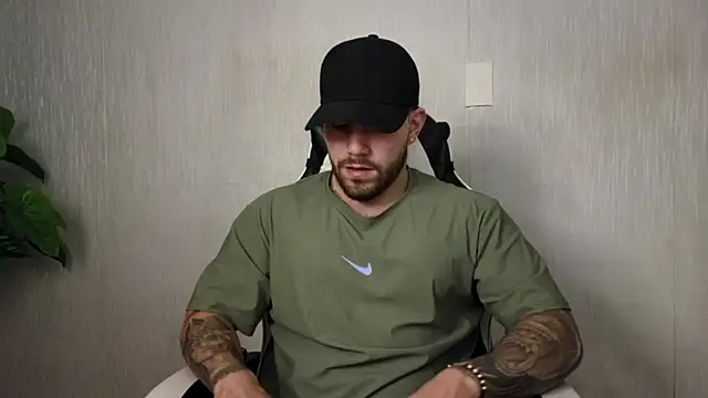 Ades Lowe online show from October 2025 12:01:02 PM