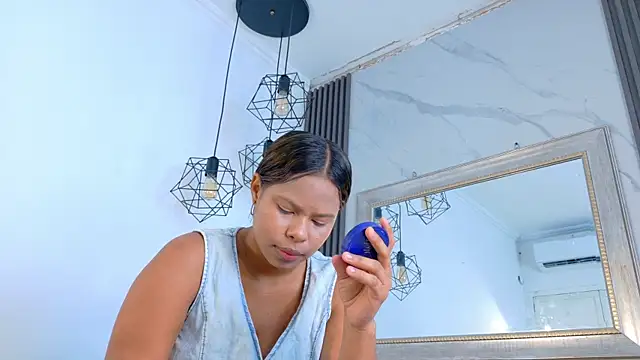 Snapshot of keyla_mejia chatting on June 2026 12:09:02 PM keyla mejia online show from June 2026 12:09:02 PM