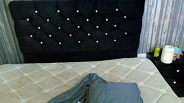 Alicee Moonn online show from March 2026 07:43:02 PM