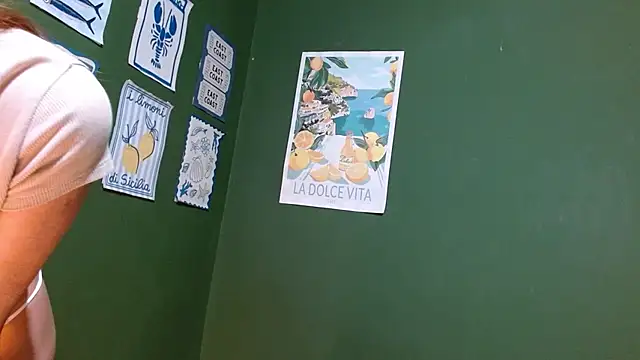 Roxiehood online show from December 2025 01:46:02 AM