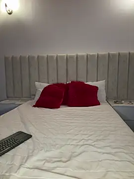 Snapshot of Mia_Roswell chatting on February 2026 03:13:01 AM Mia Roswell online show from February 2026 03:13:01 AM