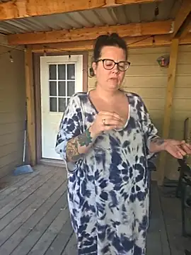 Snapshot of valeriejane chatting on October 2025 02:48:02 PM valeriejane online show from October 2025 02:48:02 PM