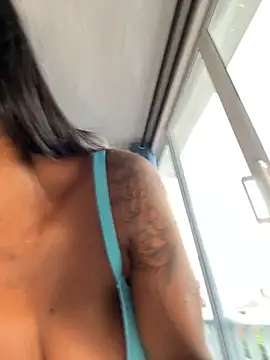 Bustykeyla online show from November 2025 06:17:01 PM