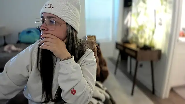 Alix Valentine online show from November 2025 03:11:02 PM