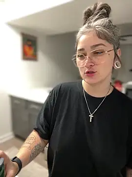 Snapshot of Alix_Valentine chatting on May 2026 03:05:02 PM Alix Valentine online show from May 2026 03:05:02 PM