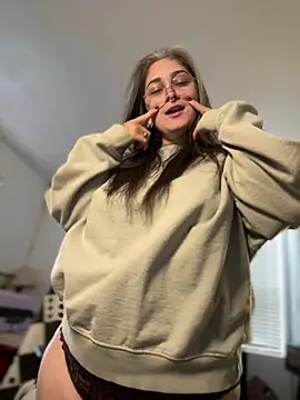 Snapshot of Alix_Valentine chatting on May 2026 09:33:02 PM Alix Valentine online show from May 2026 09:33:02 PM