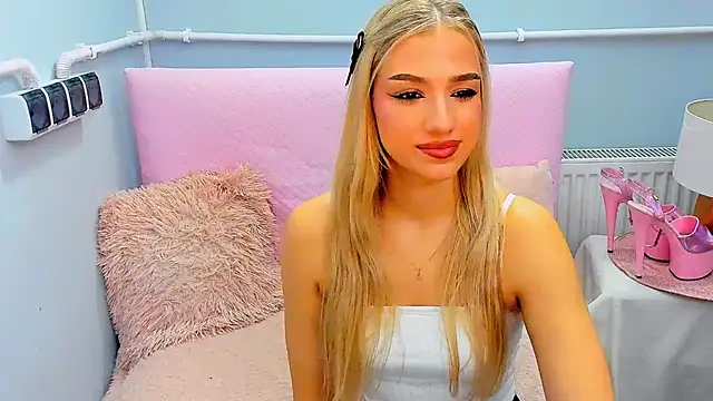 EvetteRose online show from October 2025 05:45:01 PM