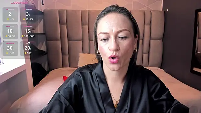 Charlot milf online show from October 2025 12:00:02 PM