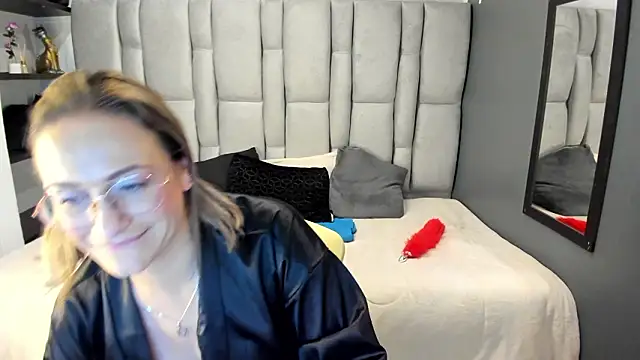 Charlot milf online show from February 2026 06:26:01 AM