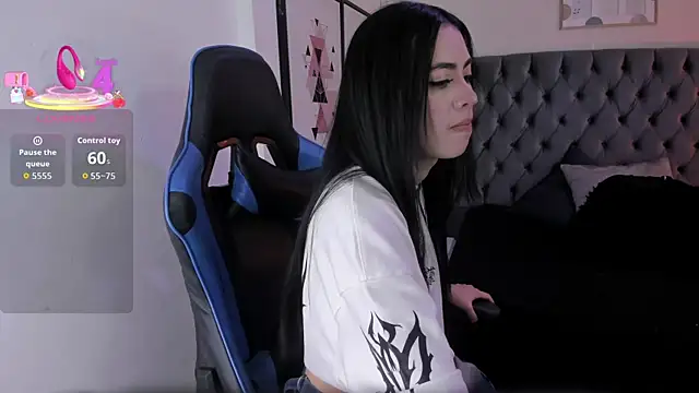 Snapshot of Anya_Belth chatting on December 2025 08:14:01 PM Anya Belth online show from December 2025 08:14:01 PM