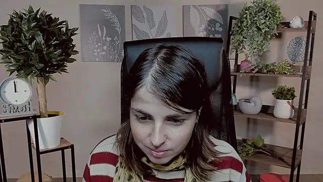 MartaEdams online show from November 2025 06:25:02 AM