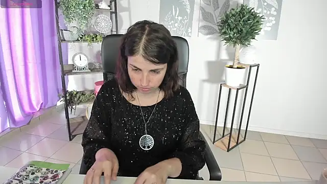 Snapshot of MartaEdams chatting on June 2026 05:09:02 AM MartaEdams online show from June 2026 05:09:02 AM