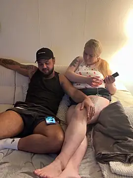 Snapshot of Queenieml chatting on September 2025 07:46:02 PM Queenieml online show from September 2025 07:46:02 PM