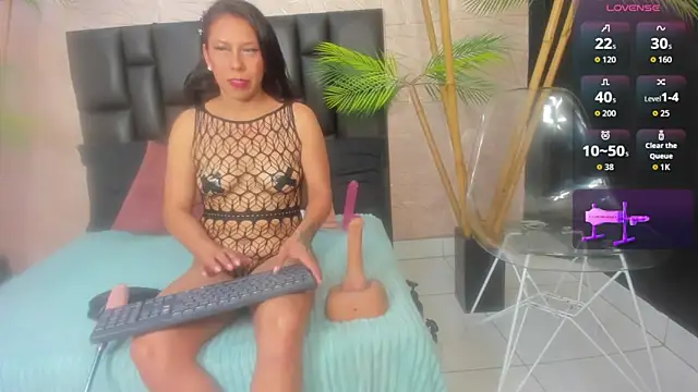 karlarusso online show from September 2025 08:31:01 PM