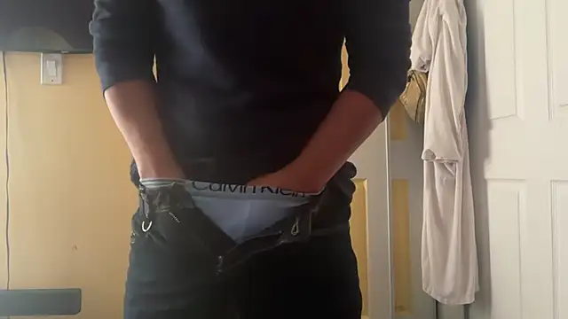 kSwisssxxx online show from November 2025 06:29:02 PM