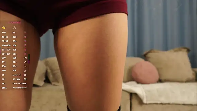 TaiteFairfield online show from October 2025 07:25:01 AM