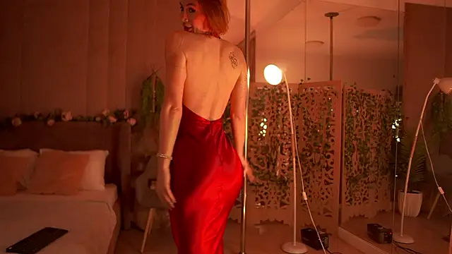 Snapshot of Serena_Waldarf chatting on September 2025 06:08:01 PM Serena Waldarf online show from September 2025 06:08:01 PM