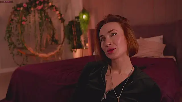 Snapshot of Serena_Waldarf chatting on November 2025 03:56:02 PM Serena Waldarf online show from November 2025 03:56:02 PM