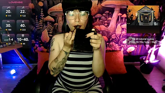 LunaBunny8 online show from October 2025 07:31:02 AM