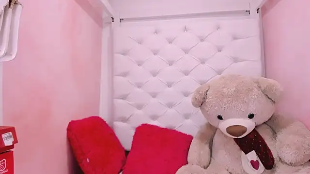 Snapshot of eimy_skinny_ chatting on March 2026 12:29:01 PM eimy skinny online show from March 2026 12:29:01 PM