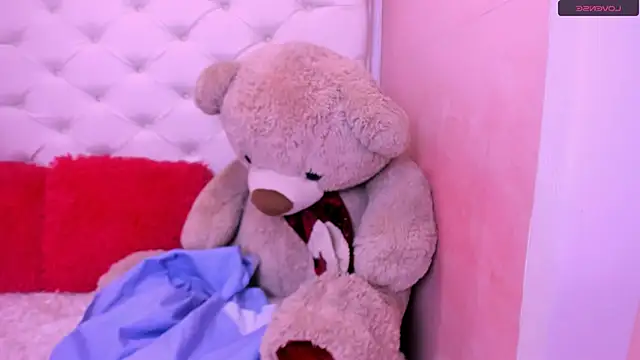 eimy skinny  online show from April 2026 01:27:02 PM