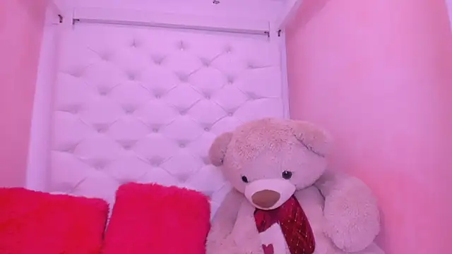 Snapshot of eimy_skinny_ chatting on June 2026 01:46:01 PM eimy skinny online show from June 2026 01:46:01 PM