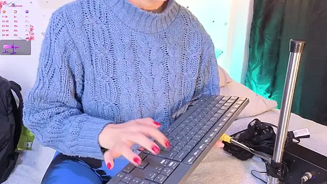 Snapshot of Samaraa_Smith chatting on May 2026 10:24:02 AM Samaraa Smith online show from May 2026 10:24:02 AM