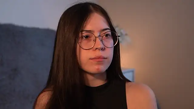 ywixos online show from December 2025 09:42:01 PM