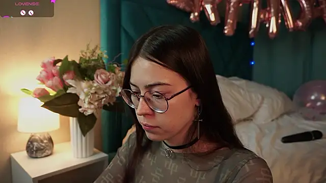 ywixos online show from February 2026 02:26:02 PM