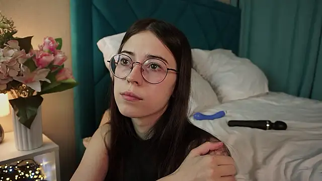 ywixos online show from March 2026 03:48:02 PM