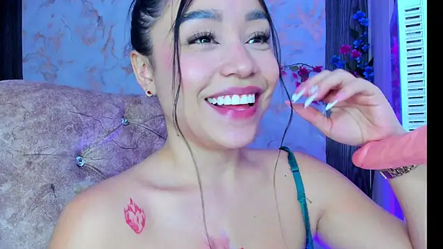 Snapshot of Eva_cutte chatting on April 2026 05:30:01 PM Eva cutte online show from April 2026 05:30:01 PM